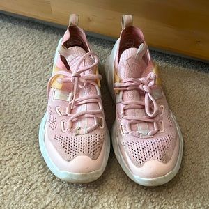 Pink DLT-A Sketchers Size 8